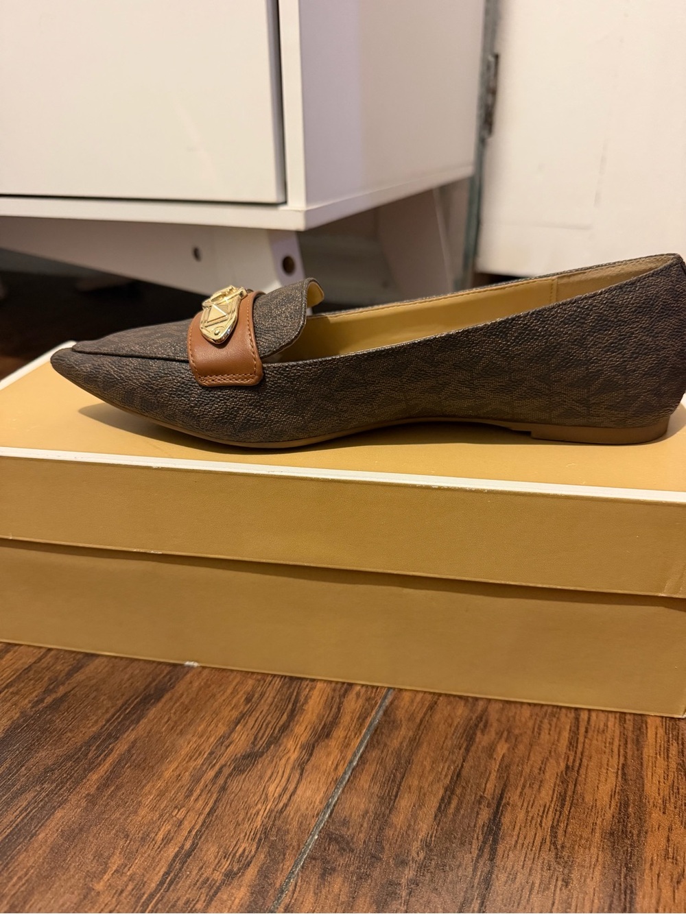 MICHAEL Michael Kors Brown & Tan Pointed Toe Slip-On Loafer with Gold Emblem